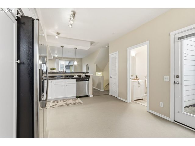 2004 Ne CADBURY Ave 213, Hillsboro, OR 97006