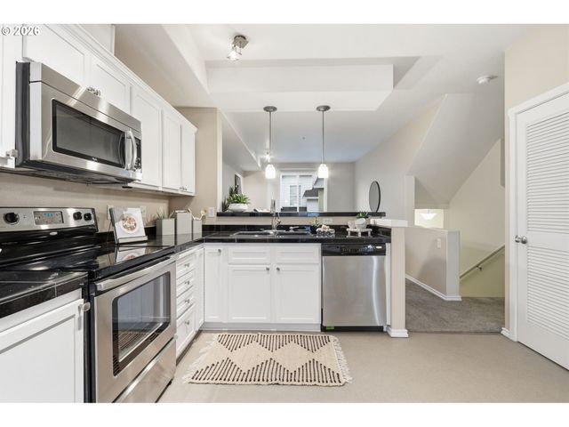 2004 Ne CADBURY Ave 213, Hillsboro, OR 97006