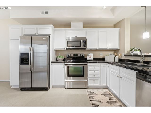 2004 Ne CADBURY Ave 213, Hillsboro, OR 97006