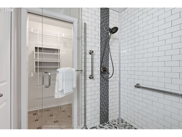 2004 Ne CADBURY Ave 213, Hillsboro, OR 97006