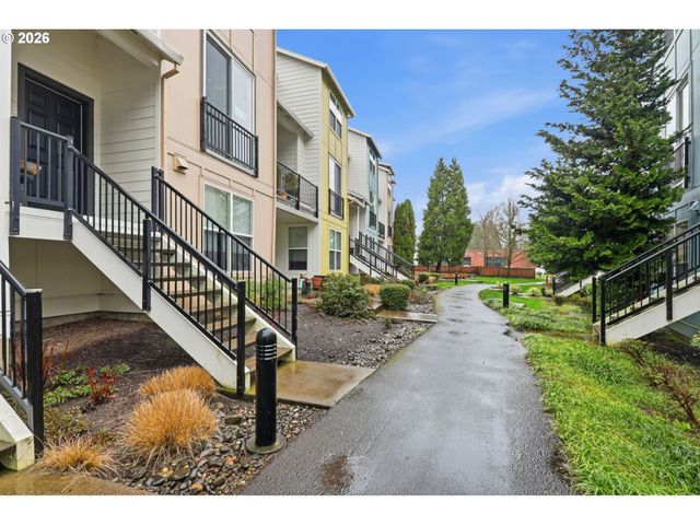 2004 Ne CADBURY Ave 213, Hillsboro, OR 97006