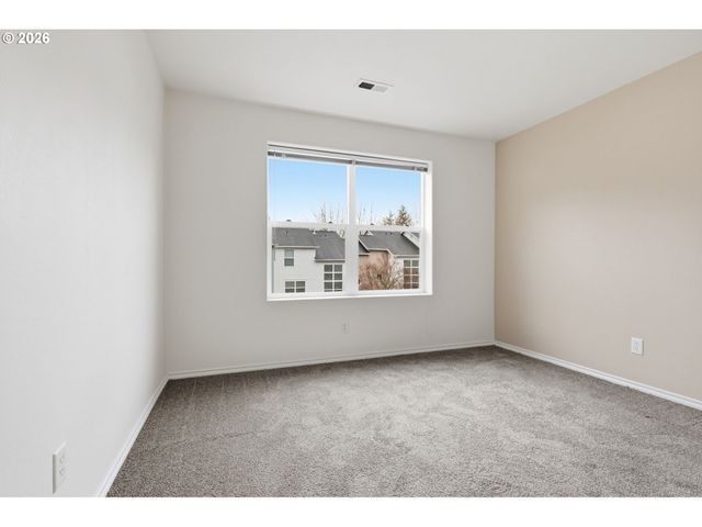 2004 Ne CADBURY Ave 213, Hillsboro, OR 97006