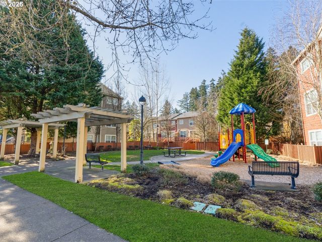 2004 Ne CADBURY Ave 213, Hillsboro, OR 97006