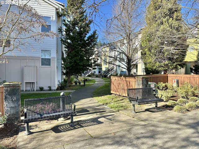 2004 Ne CADBURY Ave 213, Hillsboro, OR 97006