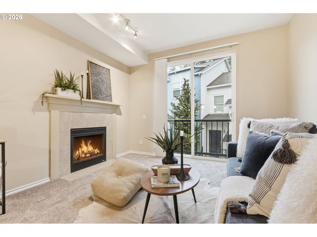 2004 Ne CADBURY Ave 213, Hillsboro, OR 97006