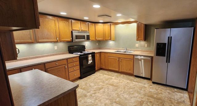 301 Douglas Court, Barneveld, WI 53507