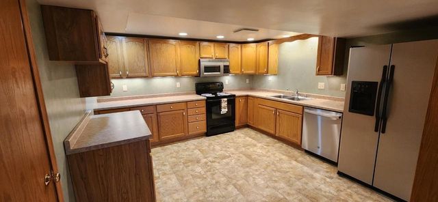 301 Douglas Court, Barneveld, WI 53507