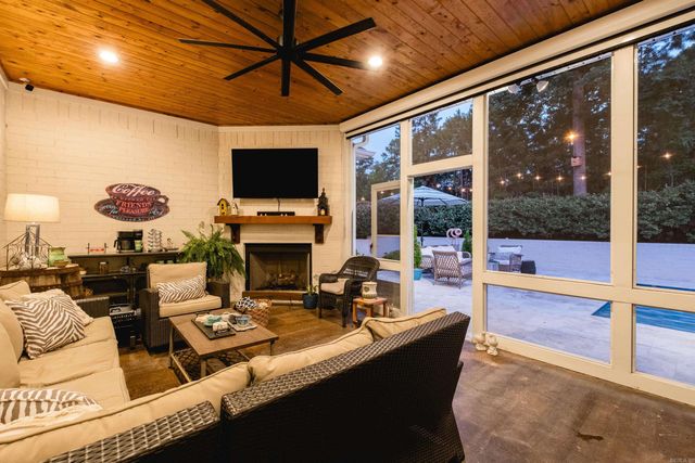421 Ensbury Drive, Little Rock, AR 72223