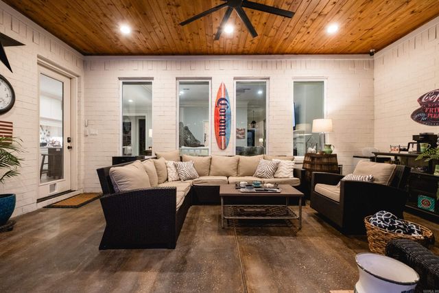 421 Ensbury Drive, Little Rock, AR 72223