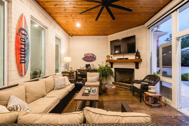 421 Ensbury Drive, Little Rock, AR 72223