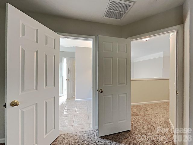 1015 Clearbrook Road, Matthews, NC 28105