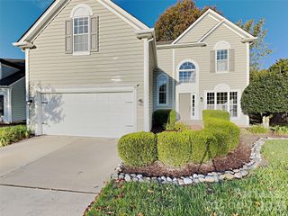 1015 Clearbrook Road, Matthews, NC 28105