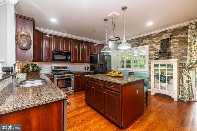 154 MOOREHEAD AVE, Conshohocken, PA 19428