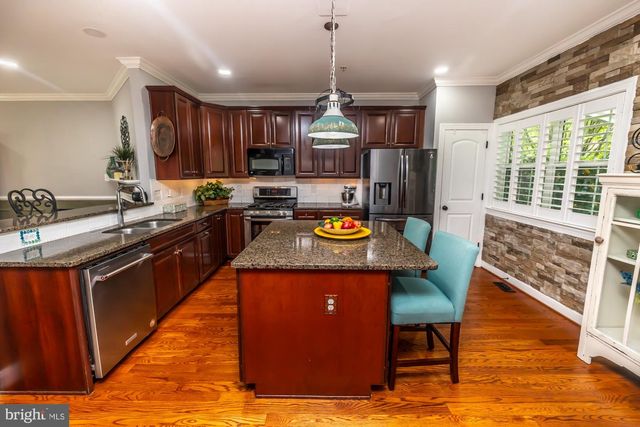 154 MOOREHEAD AVE, Conshohocken, PA 19428