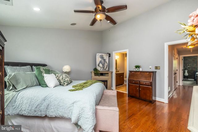154 MOOREHEAD AVE, Conshohocken, PA 19428