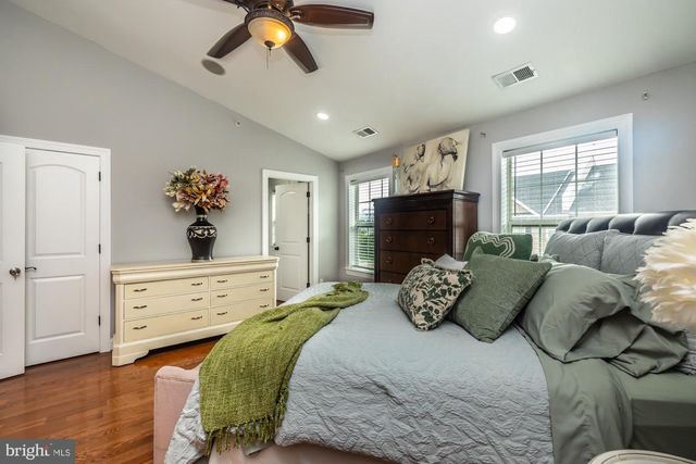 154 MOOREHEAD AVE, Conshohocken, PA 19428