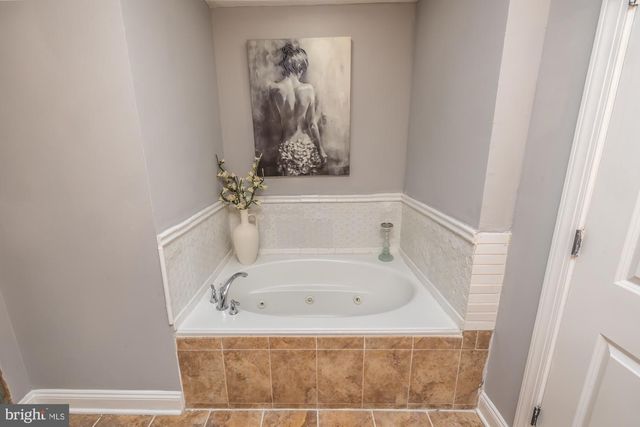 154 MOOREHEAD AVE, Conshohocken, PA 19428