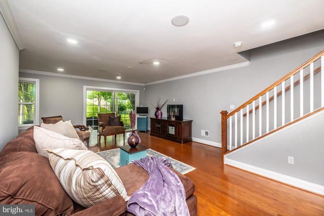 154 MOOREHEAD AVE, Conshohocken, PA 19428