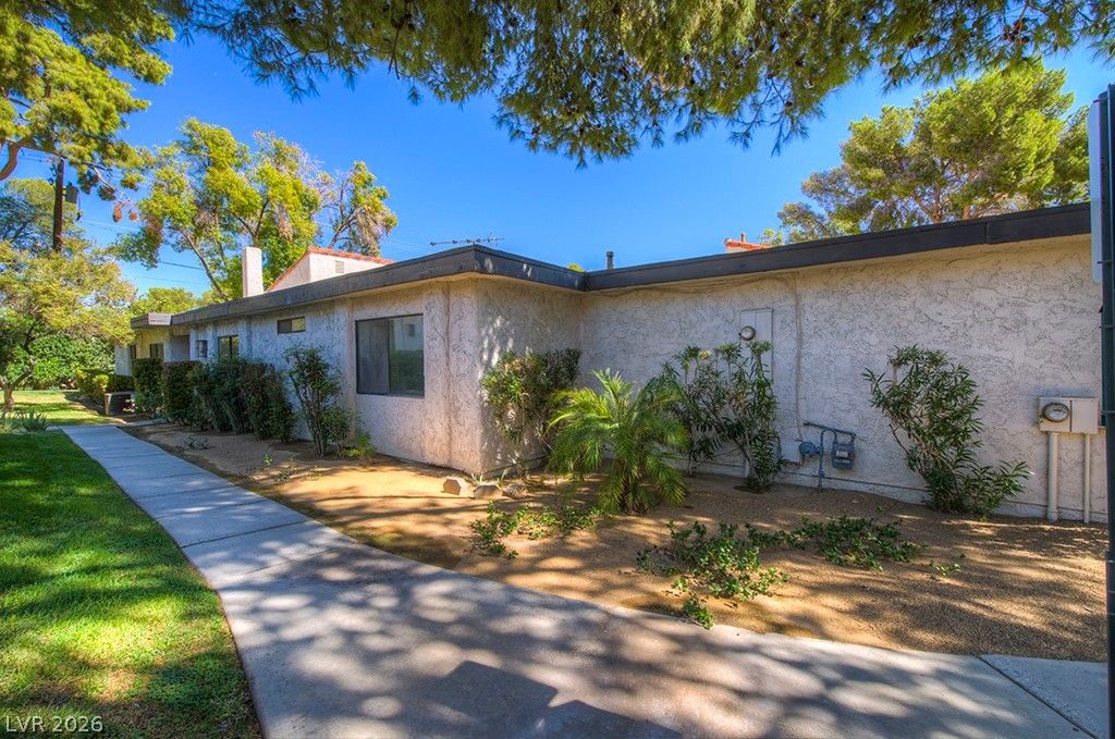 2574 Pera Circle, Las Vegas, NV 89121