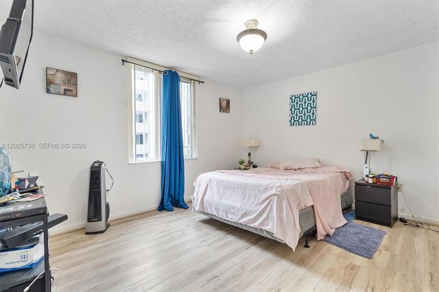 10000 NW 80th Court 2245, Hialeah Gardens, FL 33016