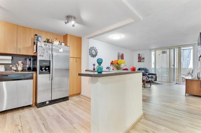 10000 NW 80th Court 2245, Hialeah Gardens, FL 33016
