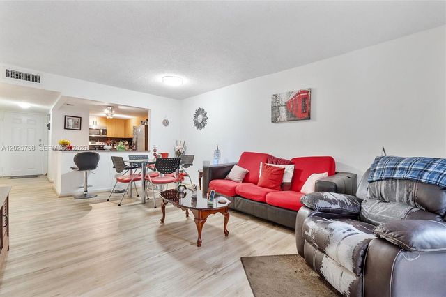 10000 NW 80th Court 2245, Hialeah Gardens, FL 33016