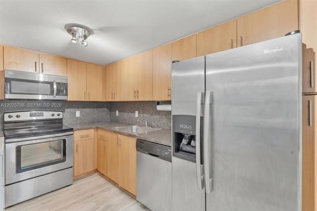 10000 NW 80th Court 2245, Hialeah Gardens, FL 33016