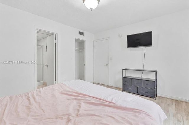 10000 NW 80th Court 2245, Hialeah Gardens, FL 33016