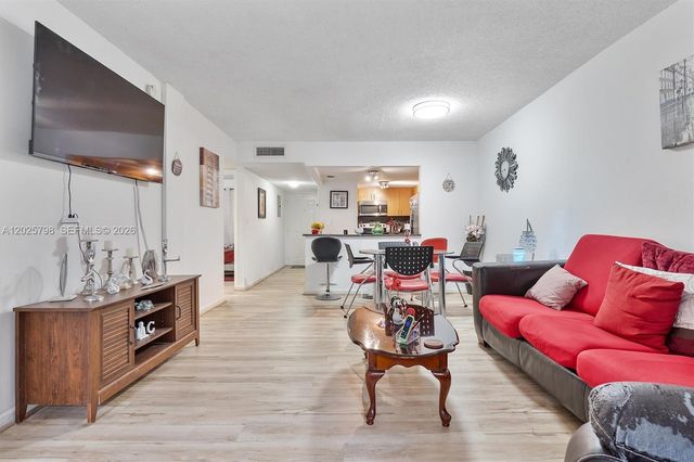 10000 NW 80th Court 2245, Hialeah Gardens, FL 33016