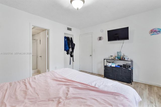10000 NW 80th Court 2245, Hialeah Gardens, FL 33016