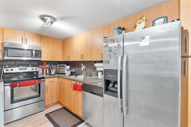 10000 NW 80th Court 2245, Hialeah Gardens, FL 33016