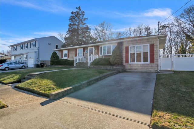 1408 Saint Louis Avenue, Bay Shore, NY 11706