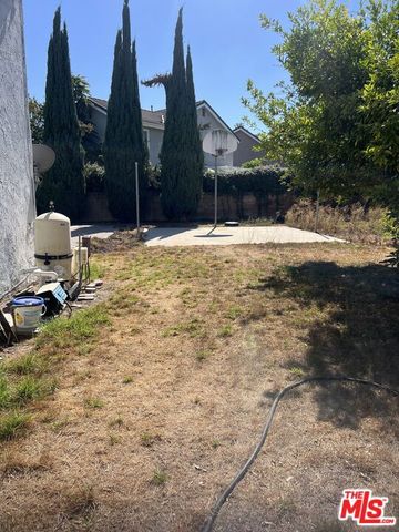 5921 Chimineas Avenue, Tarzana (los Angeles), CA 91356