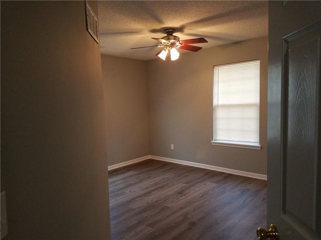 3937 Highland Avenue, Kansas City, MO 64110