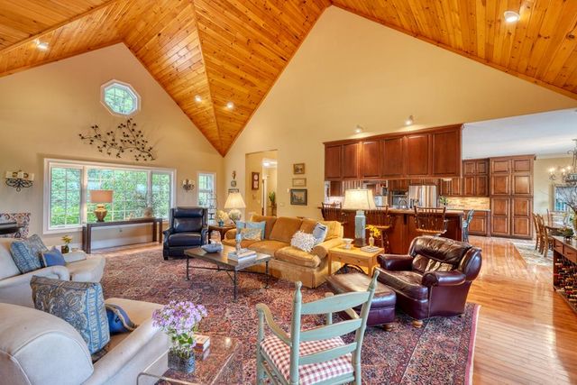 238 Meadowbrook Drive, Hayesville, NC 28904