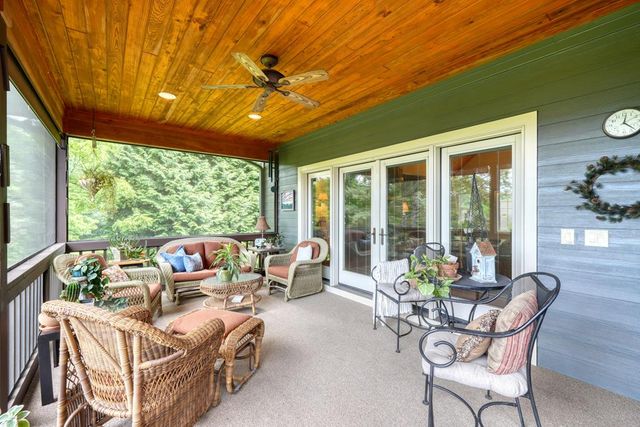 238 Meadowbrook Drive, Hayesville, NC 28904