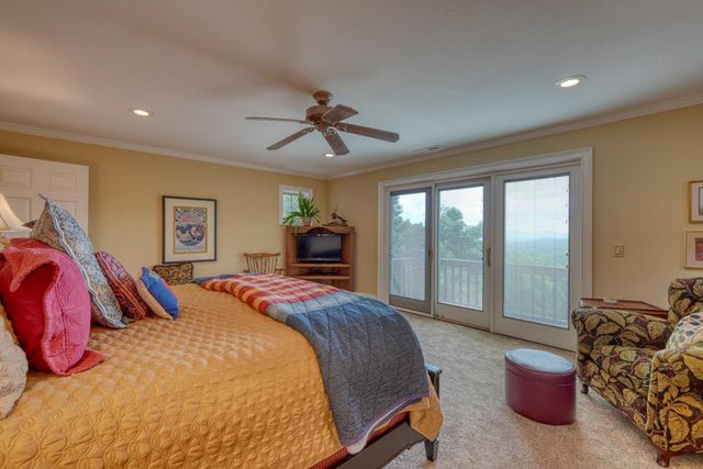 238 Meadowbrook Drive, Hayesville, NC 28904