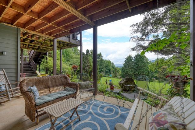 238 Meadowbrook Drive, Hayesville, NC 28904