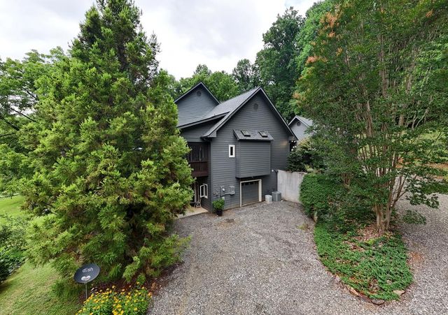 238 Meadowbrook Drive, Hayesville, NC 28904