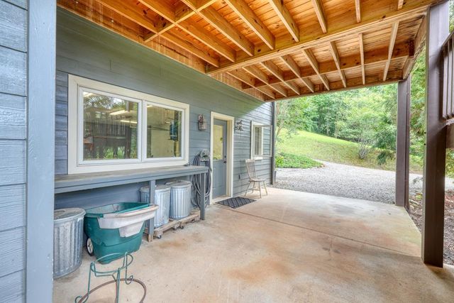 238 Meadowbrook Drive, Hayesville, NC 28904