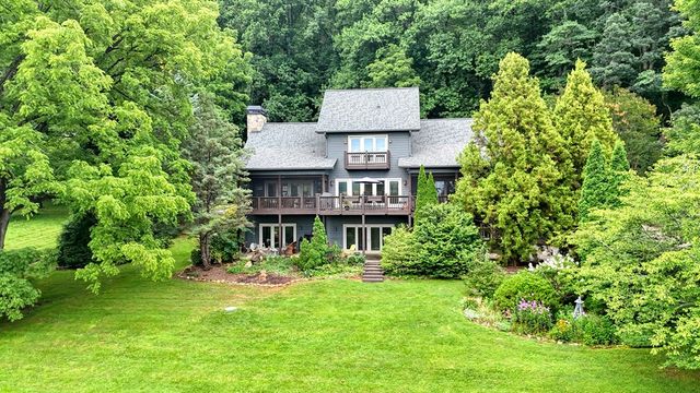 238 Meadowbrook Drive, Hayesville, NC 28904