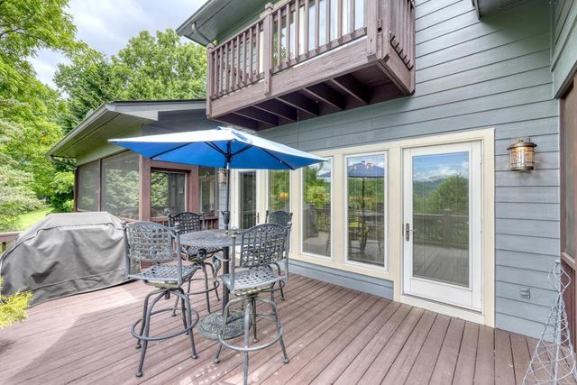 238 Meadowbrook Drive, Hayesville, NC 28904