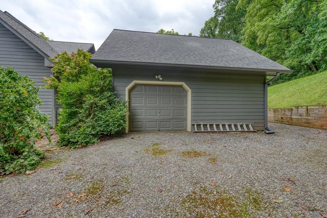 238 Meadowbrook Drive, Hayesville, NC 28904