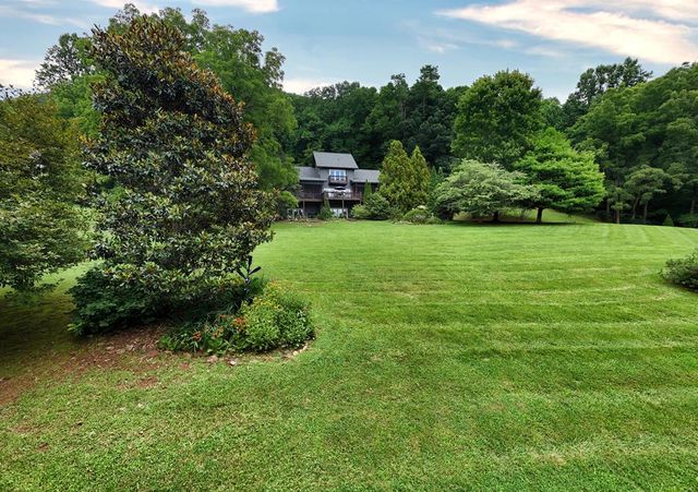 238 Meadowbrook Drive, Hayesville, NC 28904