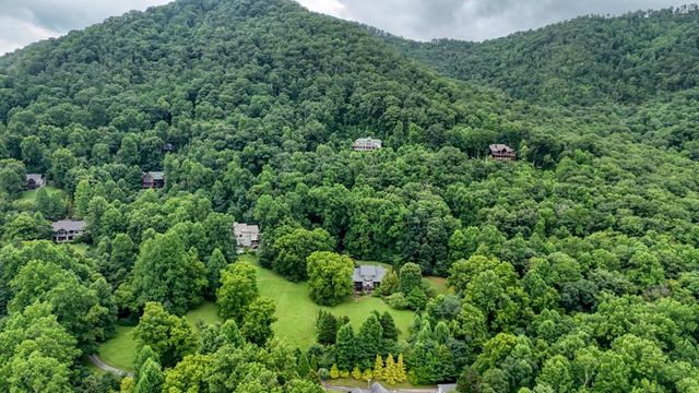 238 Meadowbrook Drive, Hayesville, NC 28904