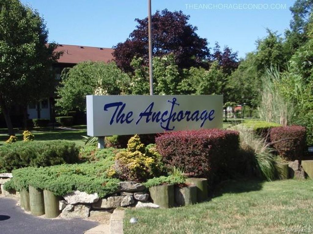 309 Mariners Way, Copiague, NY 11726 — exterior