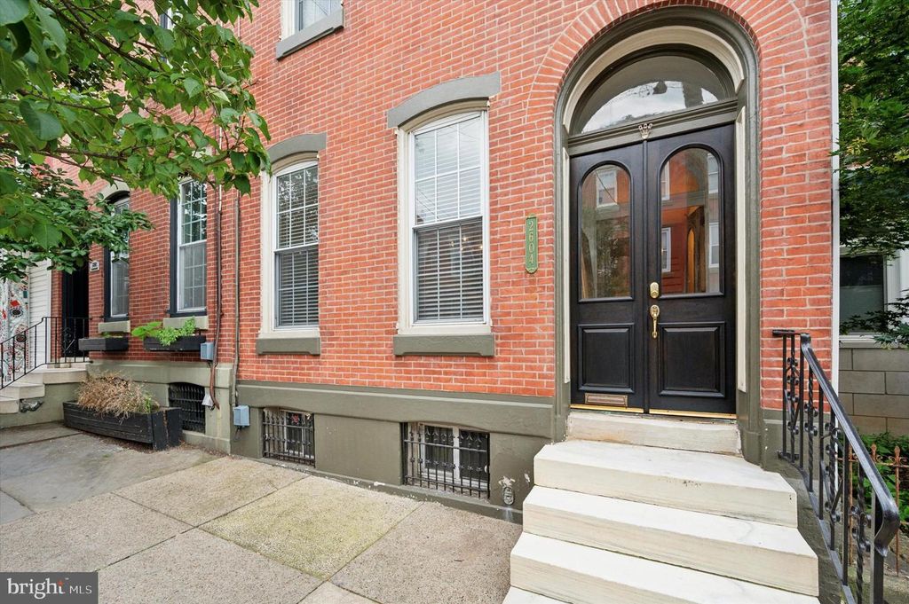 2604 BROWN ST, Philadelphia, PA 19130
