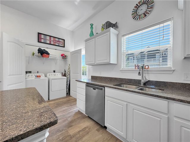 15232 Beach Way Dr, Corpus Christi, TX 78418