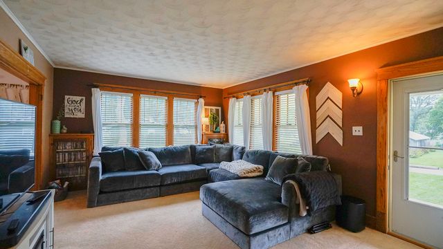 2201 RAYMOND Avenue, Council Bluffs, IA 51503