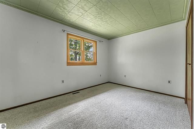 2007 S Lake Mitchell Drive, Cadillac, MI 49601